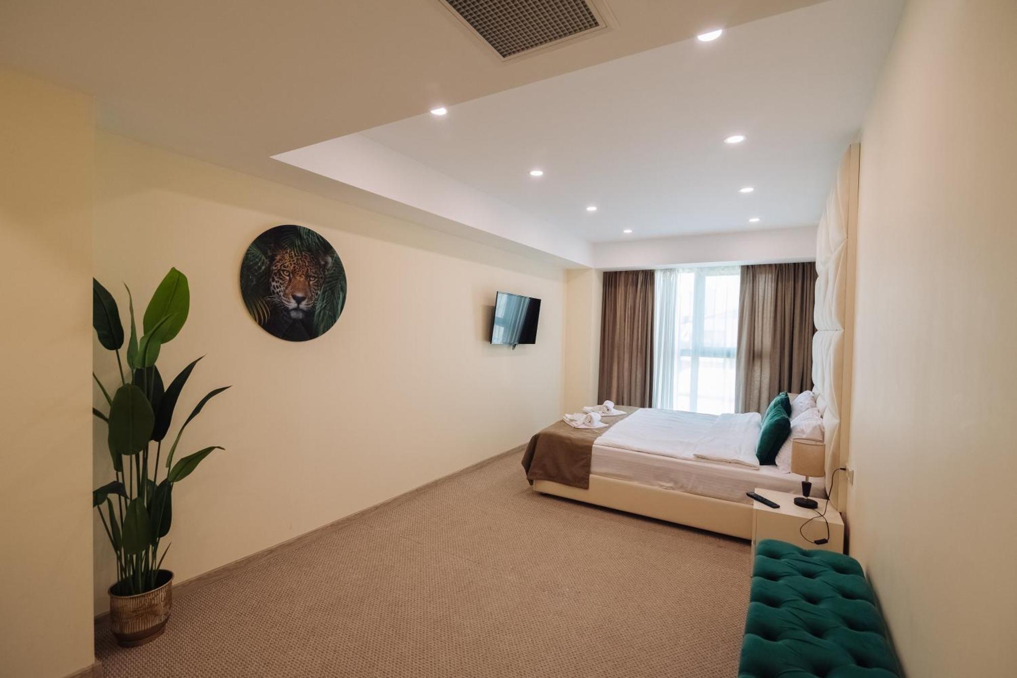 Royal Plaza Hotel Tiflis Habitación foto